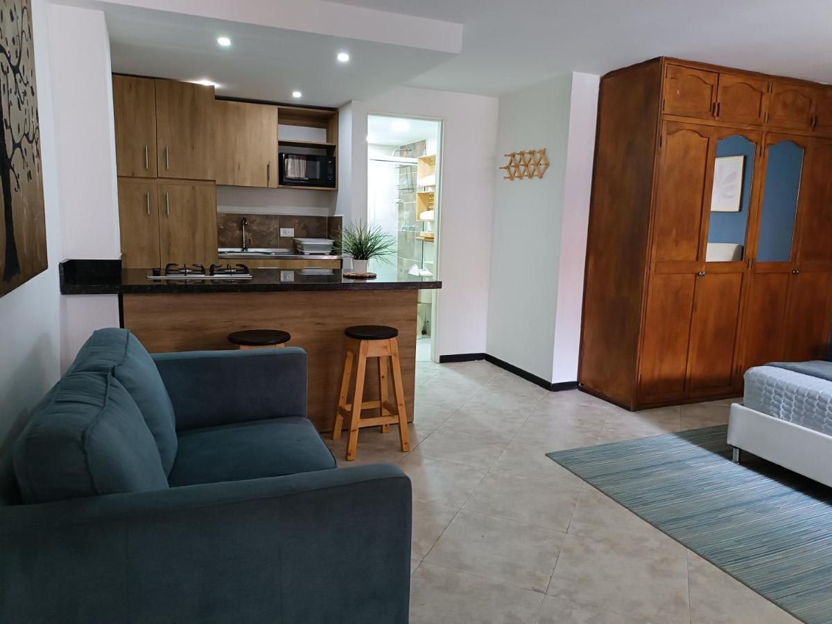 Appartement Acogedor Apartaestudio Ubicado En Laureles à Medellín Extérieur photo
